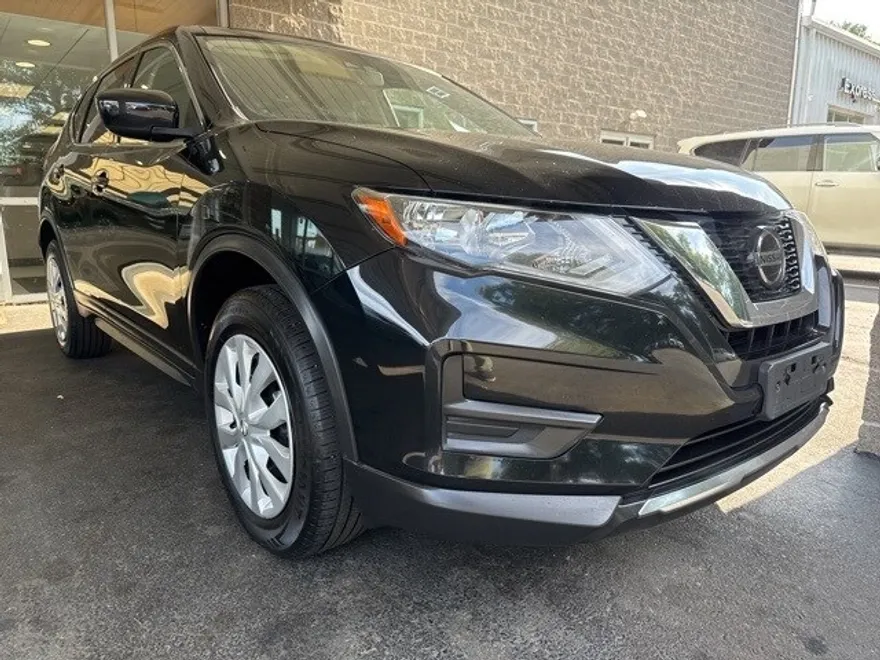 2020 Nissan Rogue S photo 1