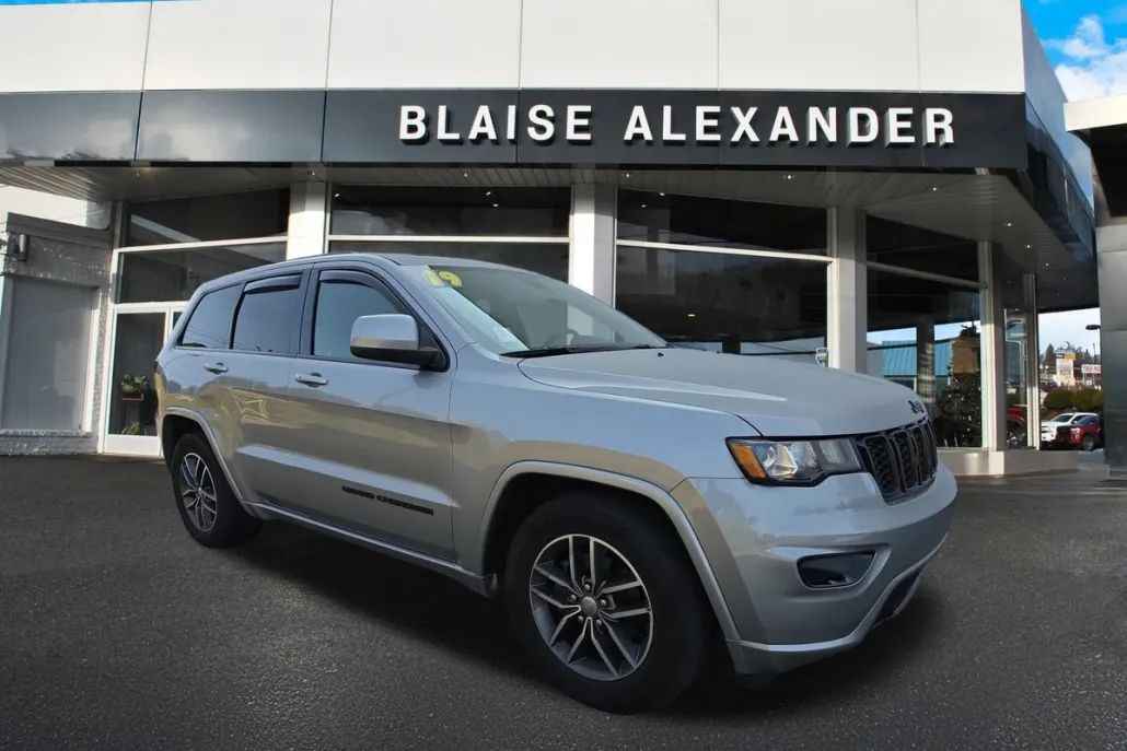 2019 Jeep Grand Cherokee Altitude photo 1