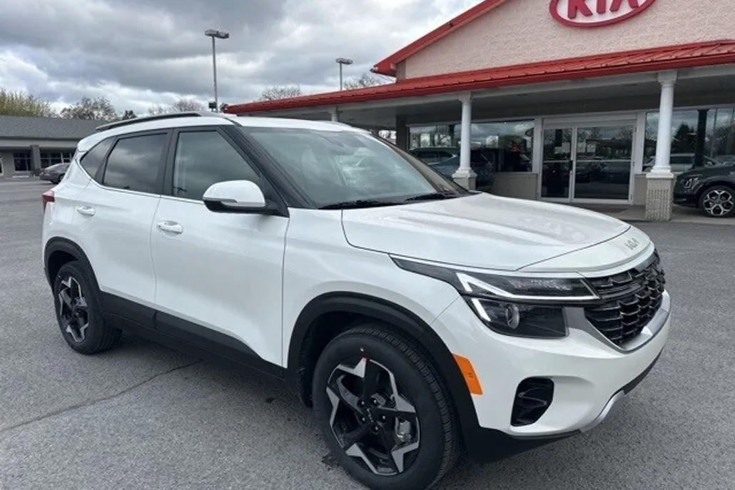 2025 Kia Seltos EX photo 1