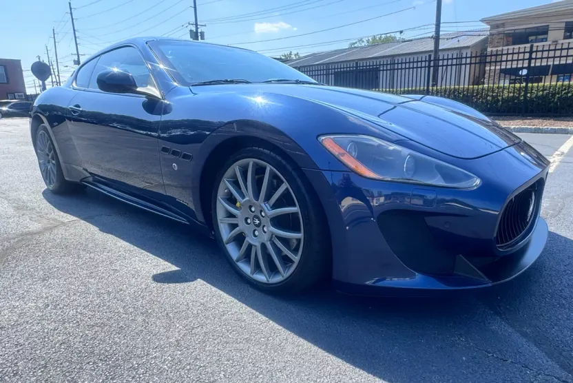2010 Maserati Granturismo S Automatic photo 1