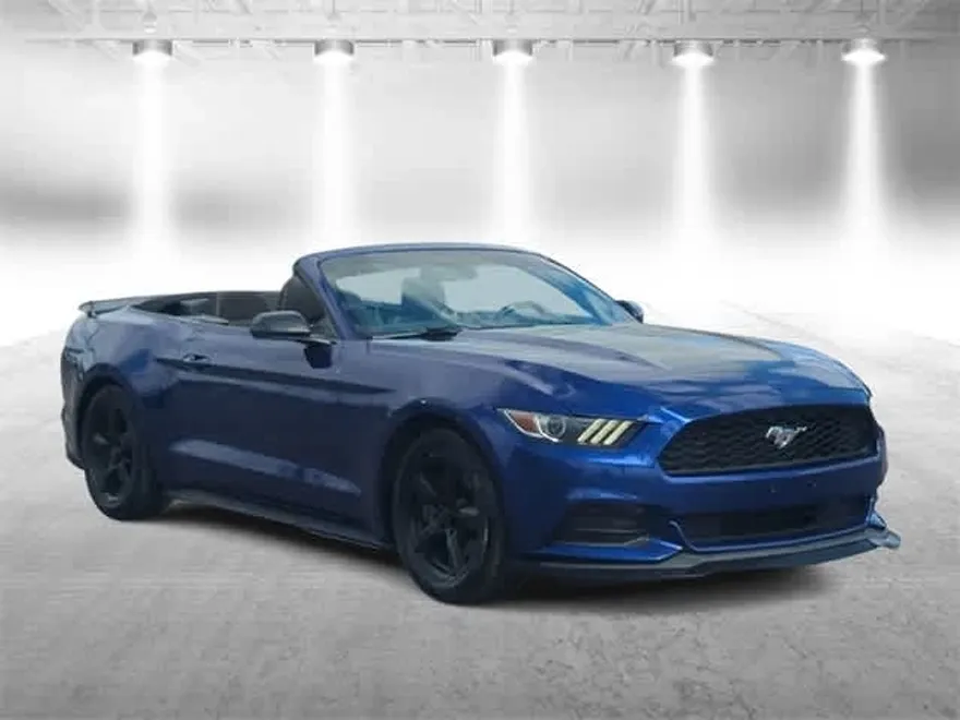 2016 Ford Mustang V6 Convertible photo 2
