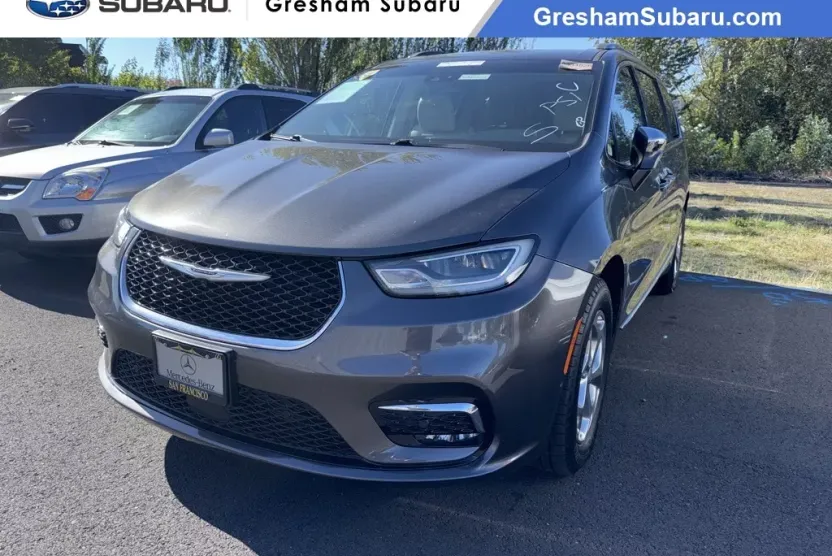 2021 Chrysler Pacifica Limited photo 1