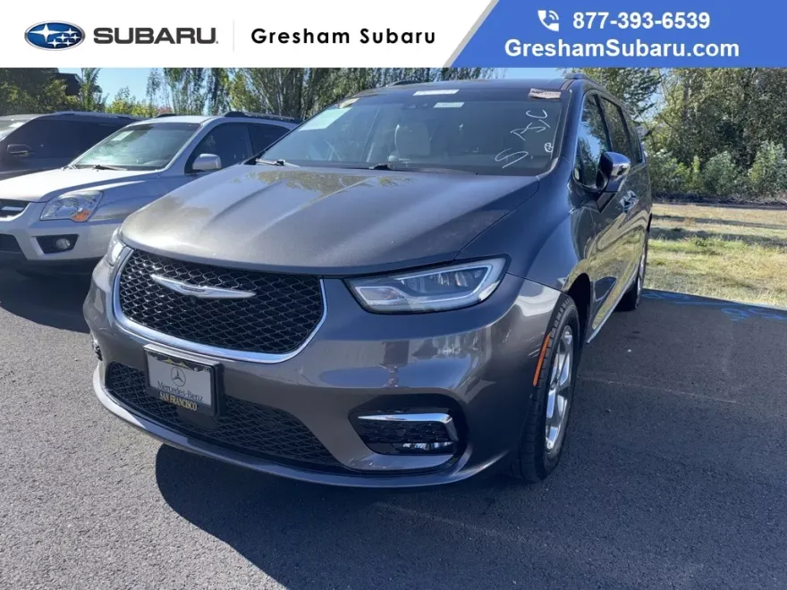 2021 Chrysler Pacifica Limited photo 1