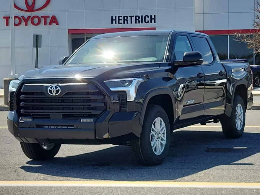 2025 Toyota Tundra SR5 CrewMax photo 1