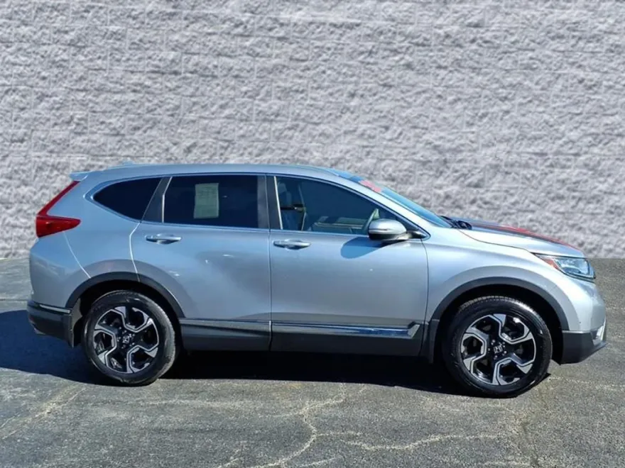 2017 Honda CR-V Touring photo 1