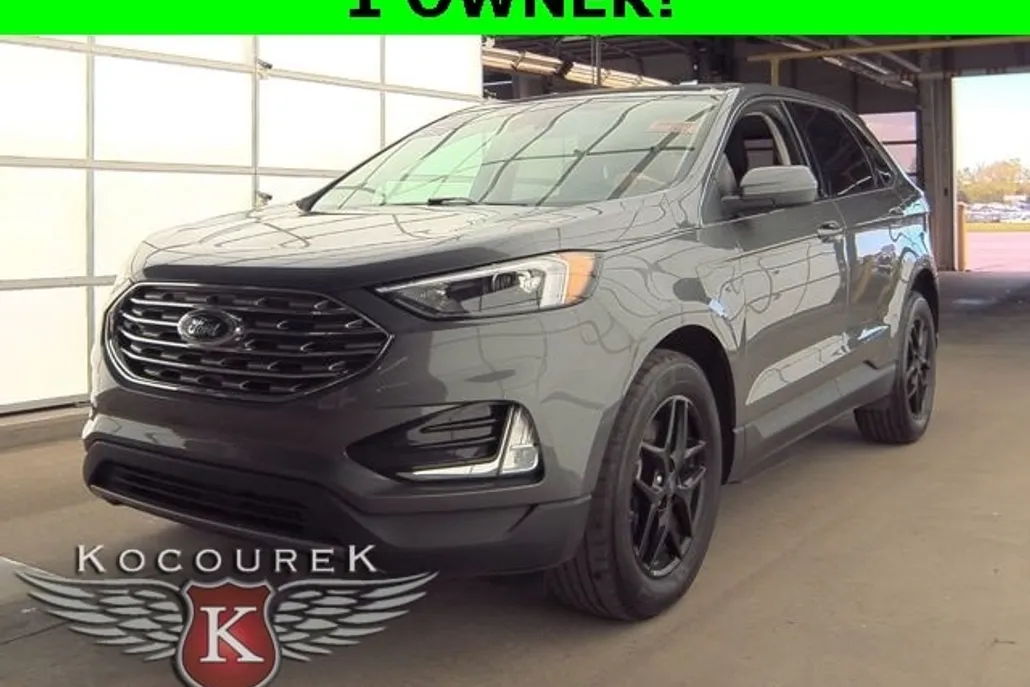 2022 Ford Edge SEL photo 1