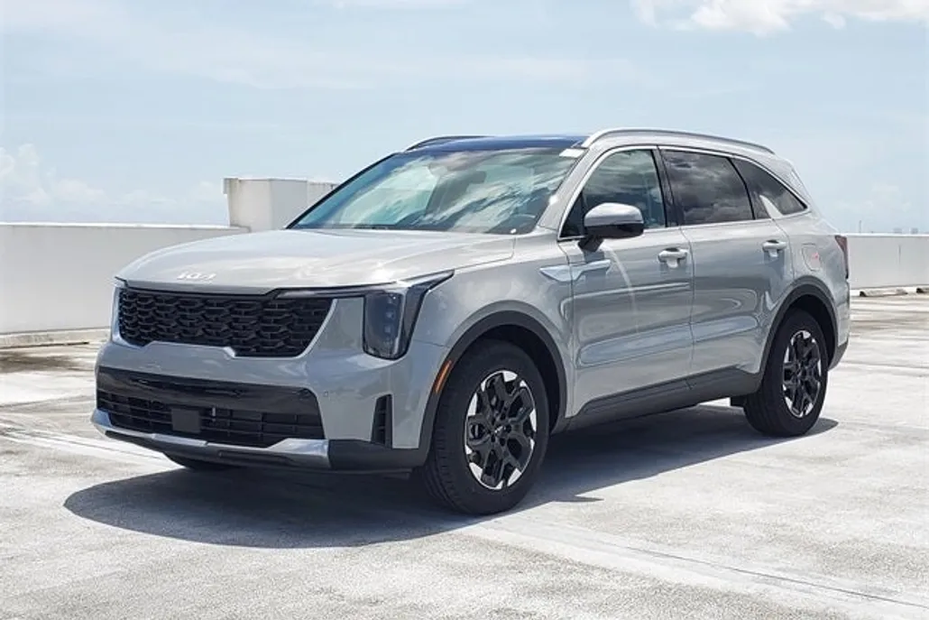 2026 Kia Sorento S photo 1