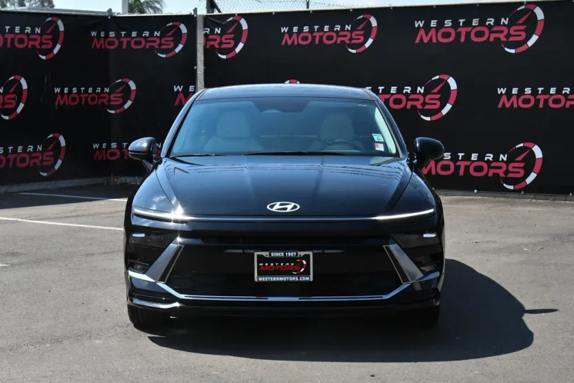 2024 Hyundai Sonata SEL photo 1