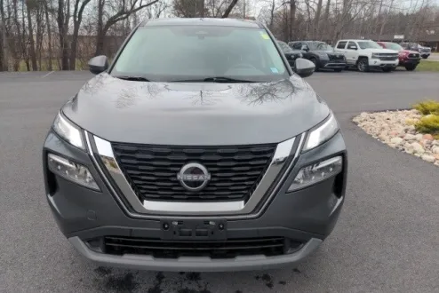 2022 Nissan Rogue SV photo 2