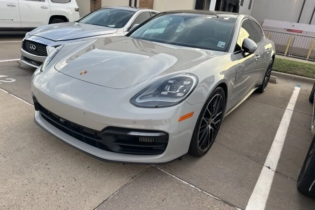 2021 Porsche Panamera 4 photo 1