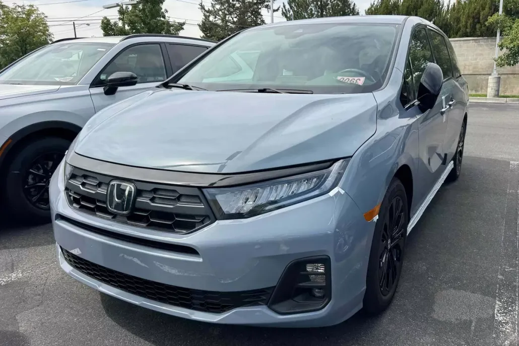 2026 Honda Odyssey photo 1
