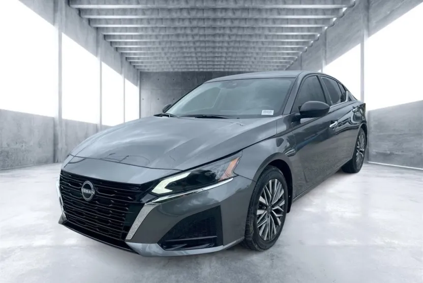 2025 Nissan Altima SV photo 1