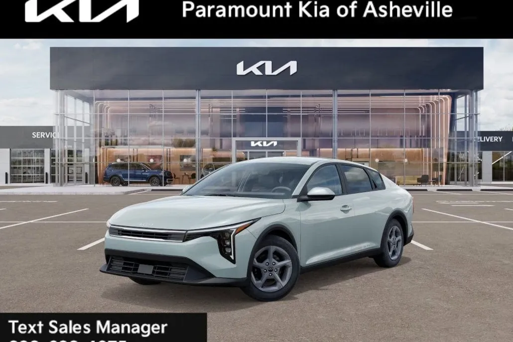 2025 Kia K4 LXS photo 1