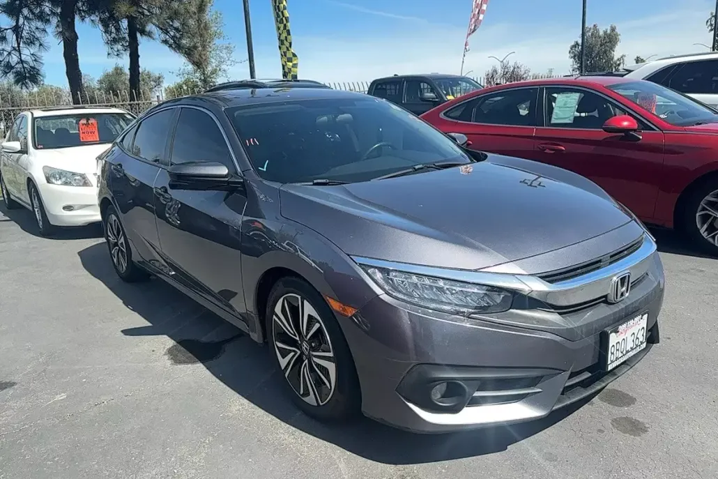 2018 Honda Civic EX photo 1