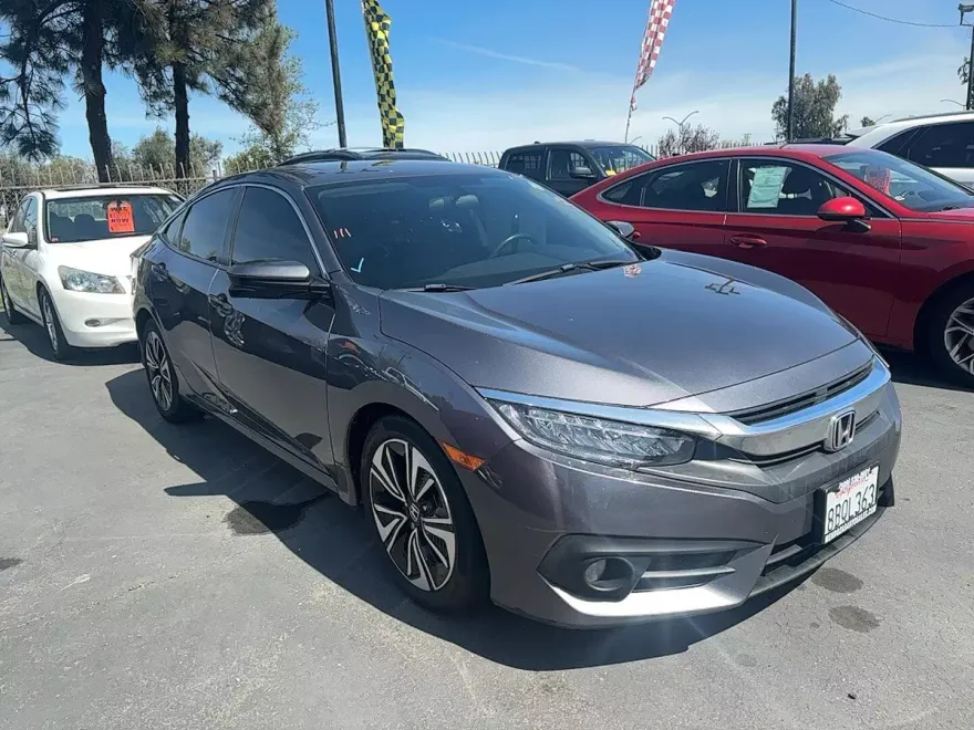 2018 Honda Civic EX photo 1