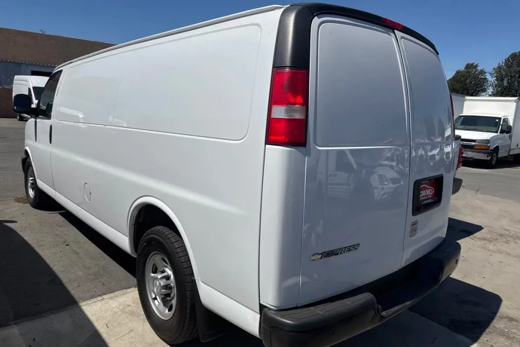 2017 Chevrolet Express Cargo Van photo 1