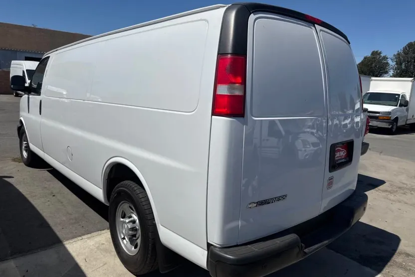 2017 Chevrolet Express Cargo Van photo 1