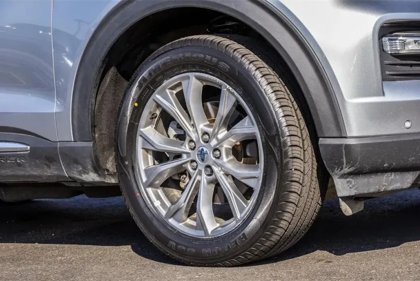 2024 Ford Explorer Limited photo 1