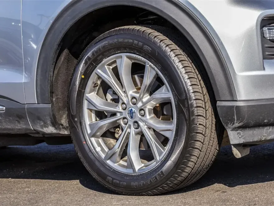 2024 Ford Explorer Limited photo 1