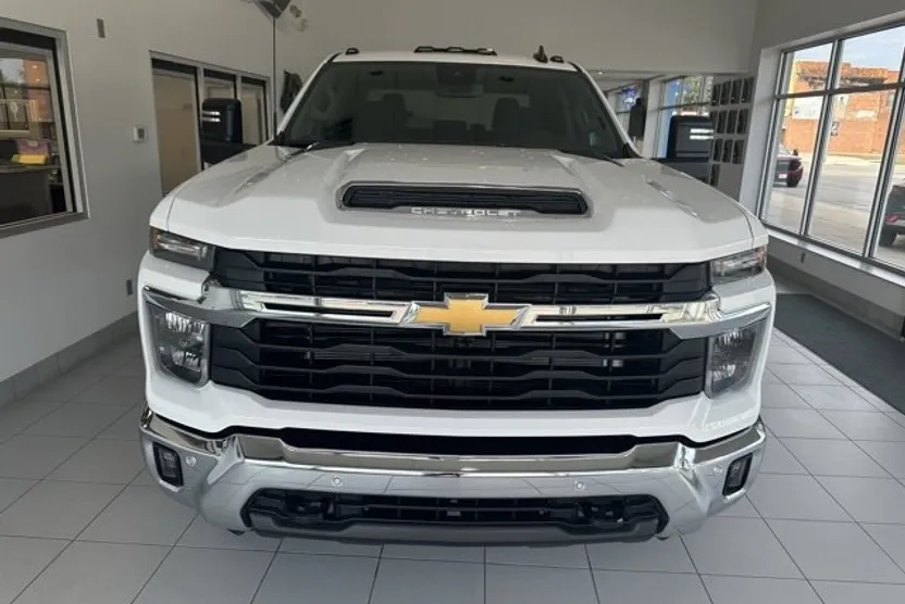 2026 Chevrolet Silverado 2500HD LT photo 1
