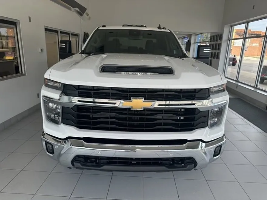 2026 Chevrolet Silverado 2500HD LT photo 1