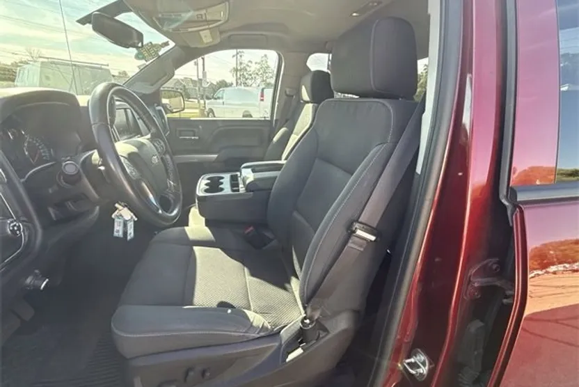 2016 Chevrolet Silverado 1500 LT photo 1