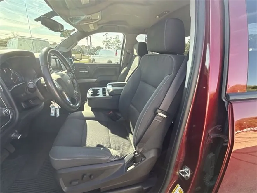 2016 Chevrolet Silverado 1500 LT photo 1