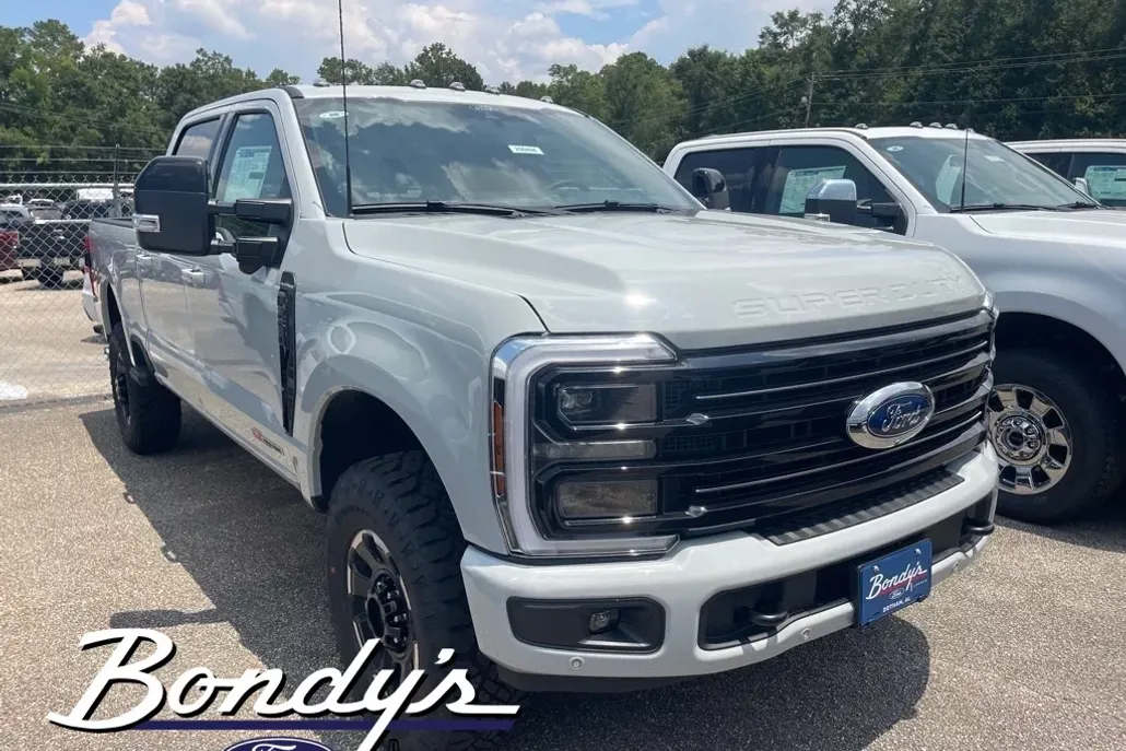 2025 Ford F-250 Platinum photo 1