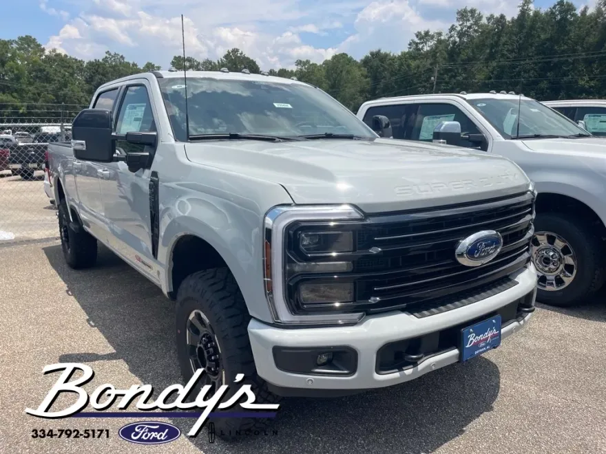 2025 Ford F-250 Platinum photo 1