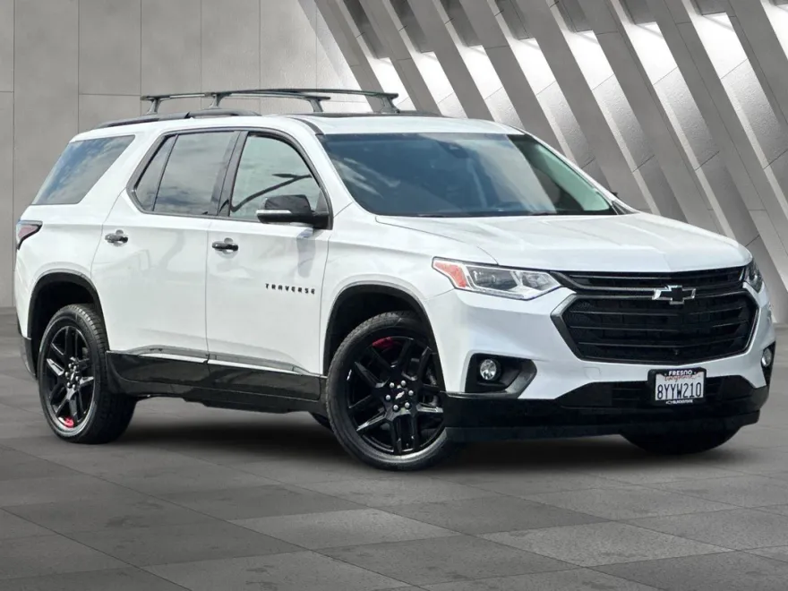 2021 Chevrolet Traverse Premier photo 1