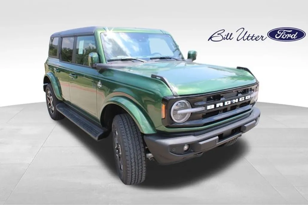 2025 Ford Bronco Outer Banks photo 1
