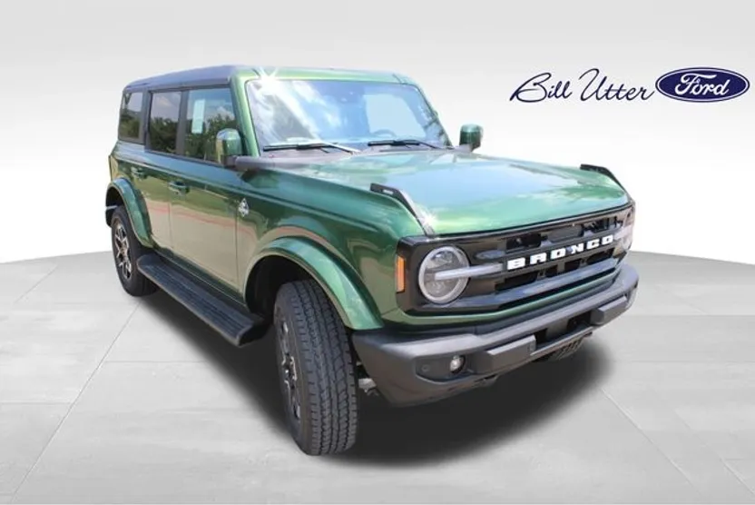 2025 Ford Bronco Outer Banks photo 1