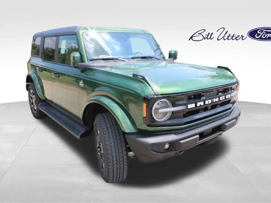 2025 Ford Bronco Outer Banks photo 1