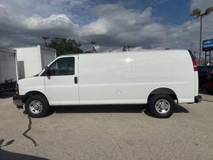 2025 Chevrolet Express Cargo 2500 photo 1