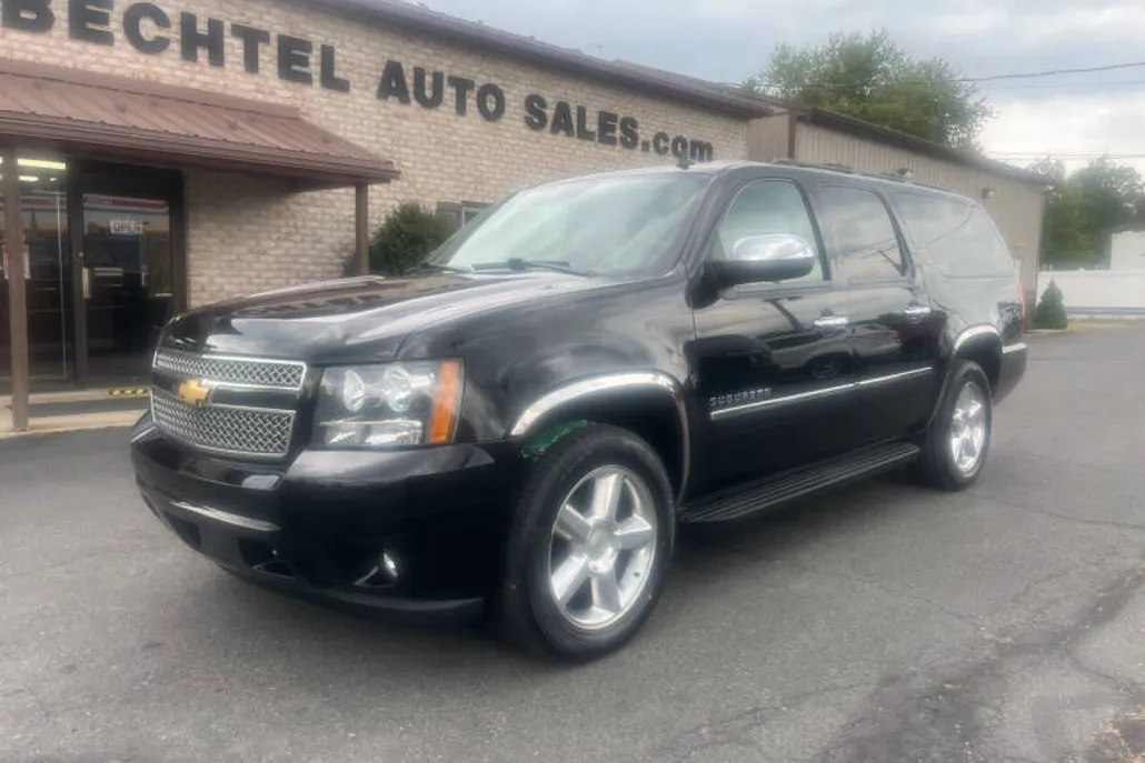 2013 Chevrolet Suburban LTZ photo 1