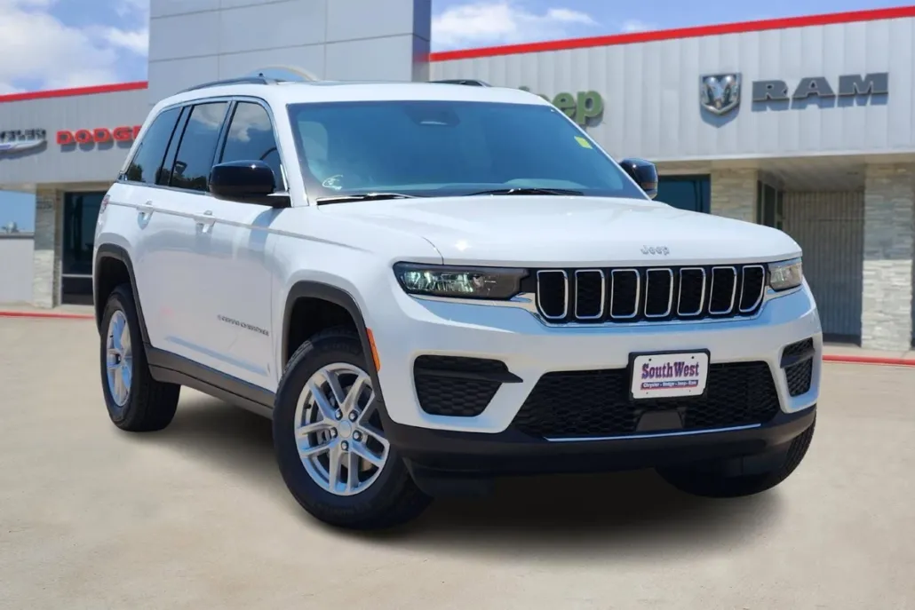 2025 Jeep Grand Cherokee Laredo photo 1