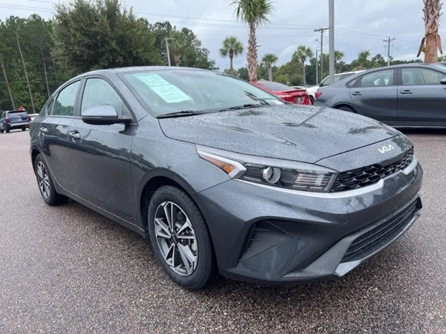 2024 Kia Forte LXS photo 1