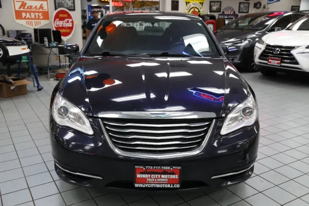 2012 Chrysler 200 Touring photo 1