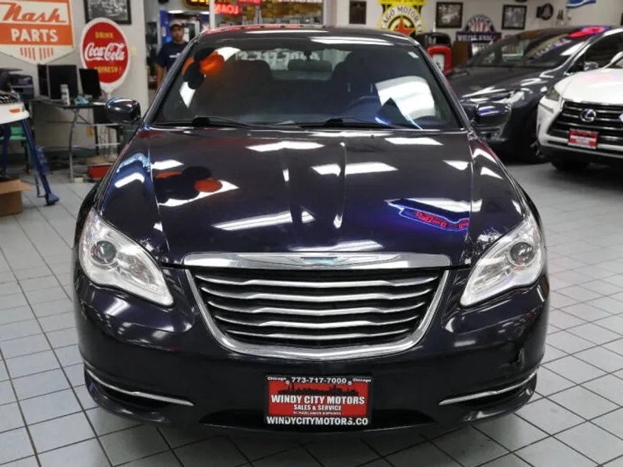2012 Chrysler 200 Touring photo 1