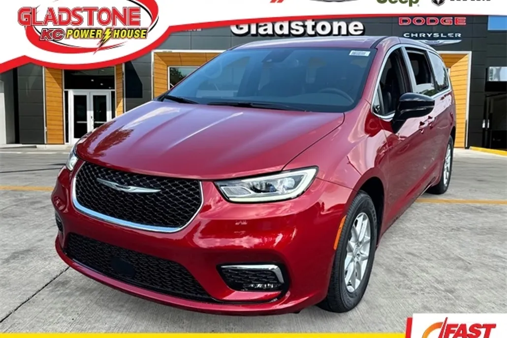 2025 Chrysler Pacifica photo 1