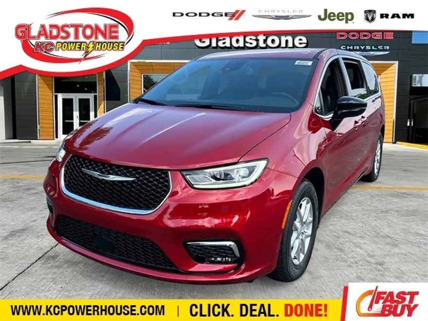 2025 Chrysler Pacifica photo 1