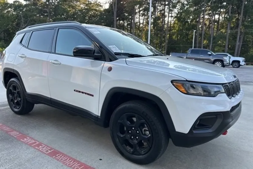 2024 Jeep Compass Trailhawk photo 1