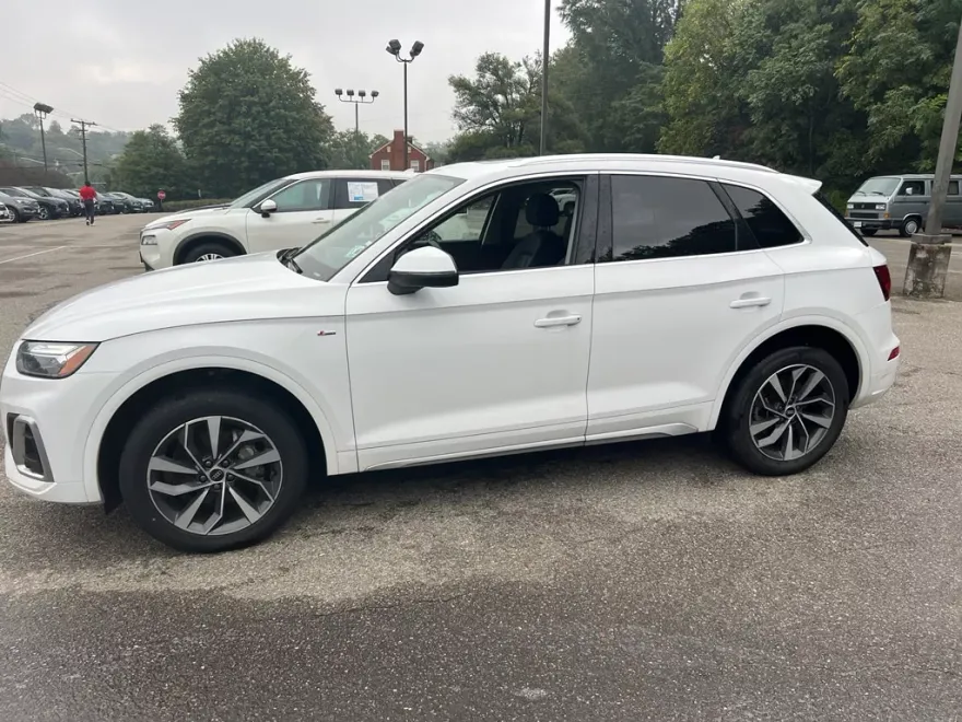 2023 Audi Q5 45 S line Premium photo 1