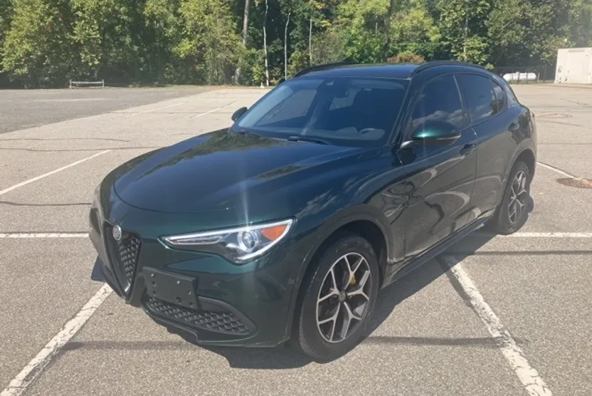 2021 Alfa Romeo Stelvio Ti photo 1