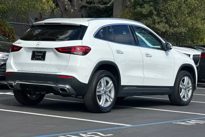2022 Mercedes Benz GLA 250 photo 1