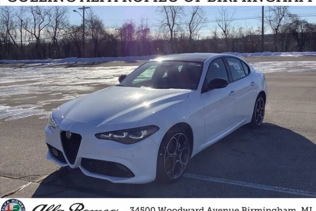 2025 Alfa Romeo Giulia photo 1