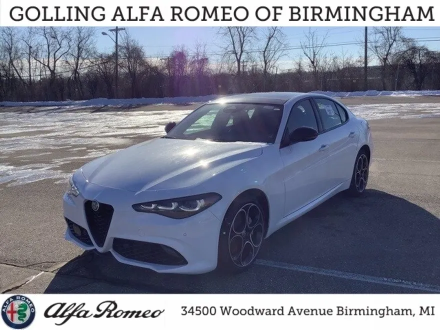2025 Alfa Romeo Giulia photo 1