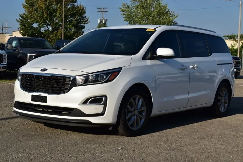 2020 Kia Sedona EX photo 1