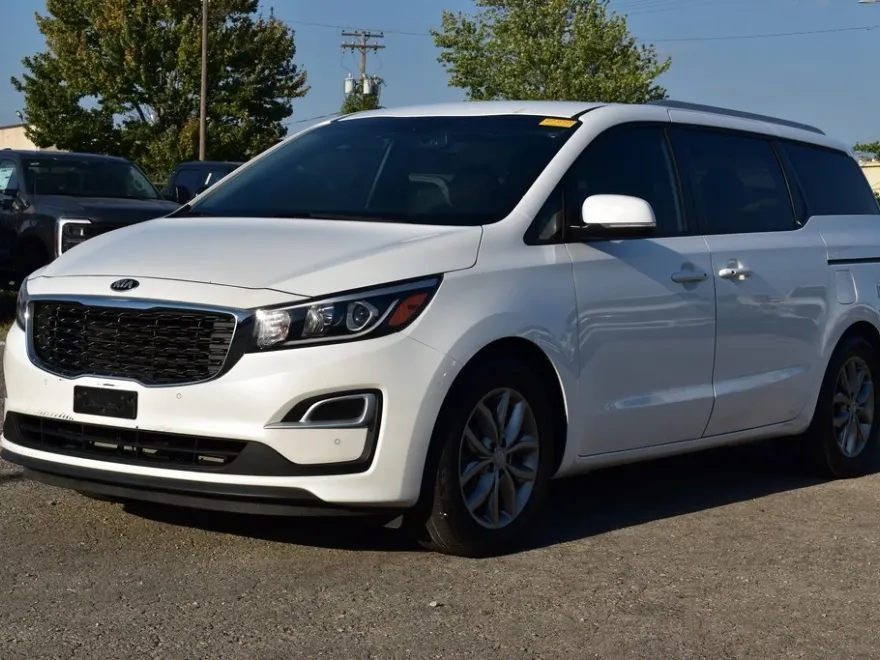 2020 Kia Sedona EX photo 1