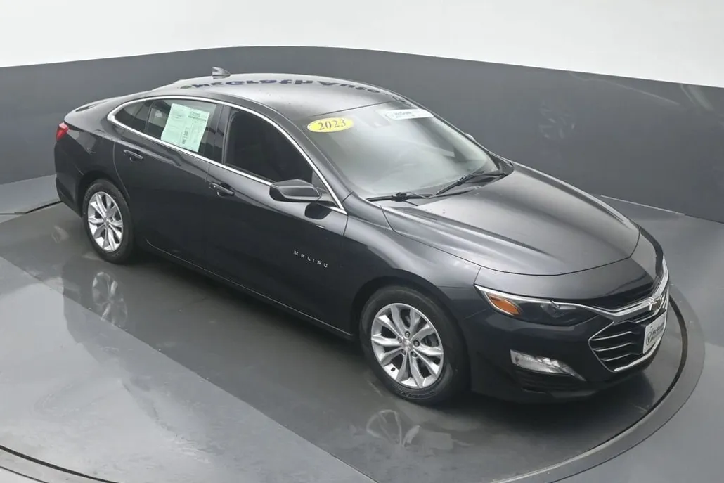 2023 Chevrolet Malibu 1LT photo 1